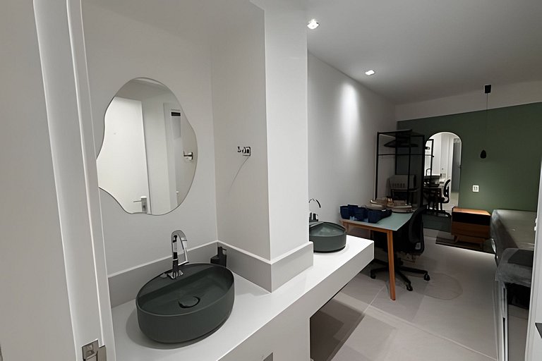 Apartamento NOVO a menos de 100 metros da praia!