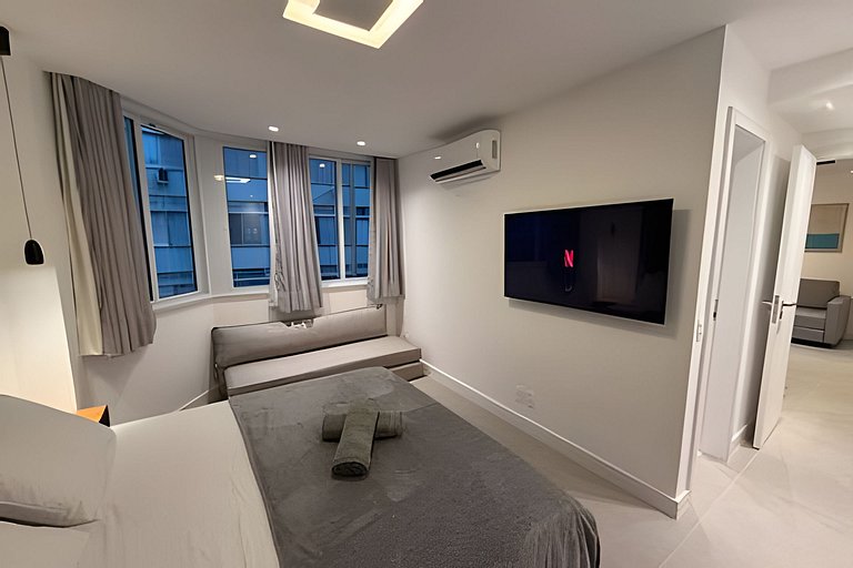 Apartamento NOVO a menos de 100 metros da praia!