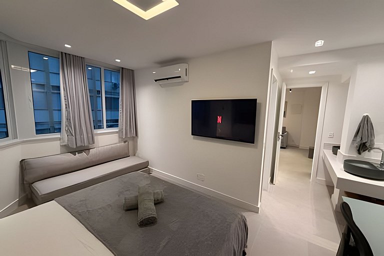 Apartamento NOVO a menos de 100 metros da praia!