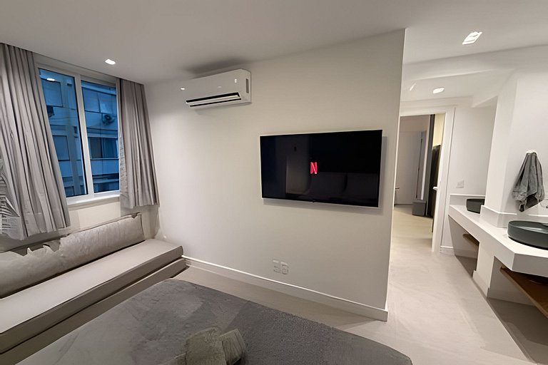 Apartamento NOVO a menos de 100 metros da praia!