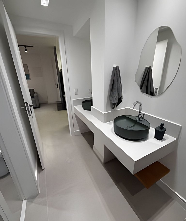 Apartamento NOVO a menos de 100 metros da praia!
