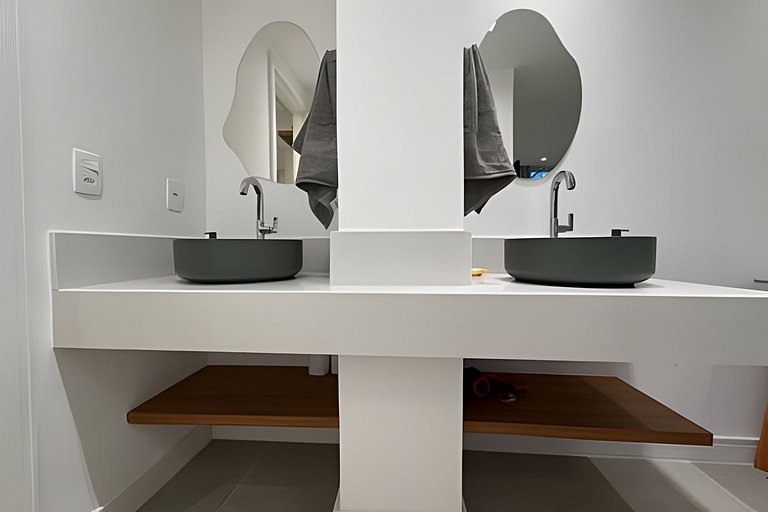 Apartamento NOVO a menos de 100 metros da praia!