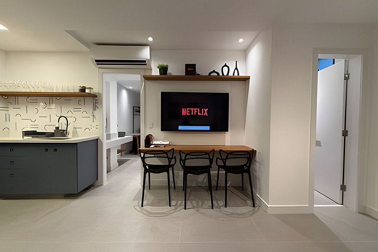 Apartamento NOVO a menos de 100 metros da praia!