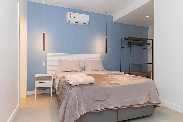 NOVO! Apartamento dois quartos, na quadra da praia