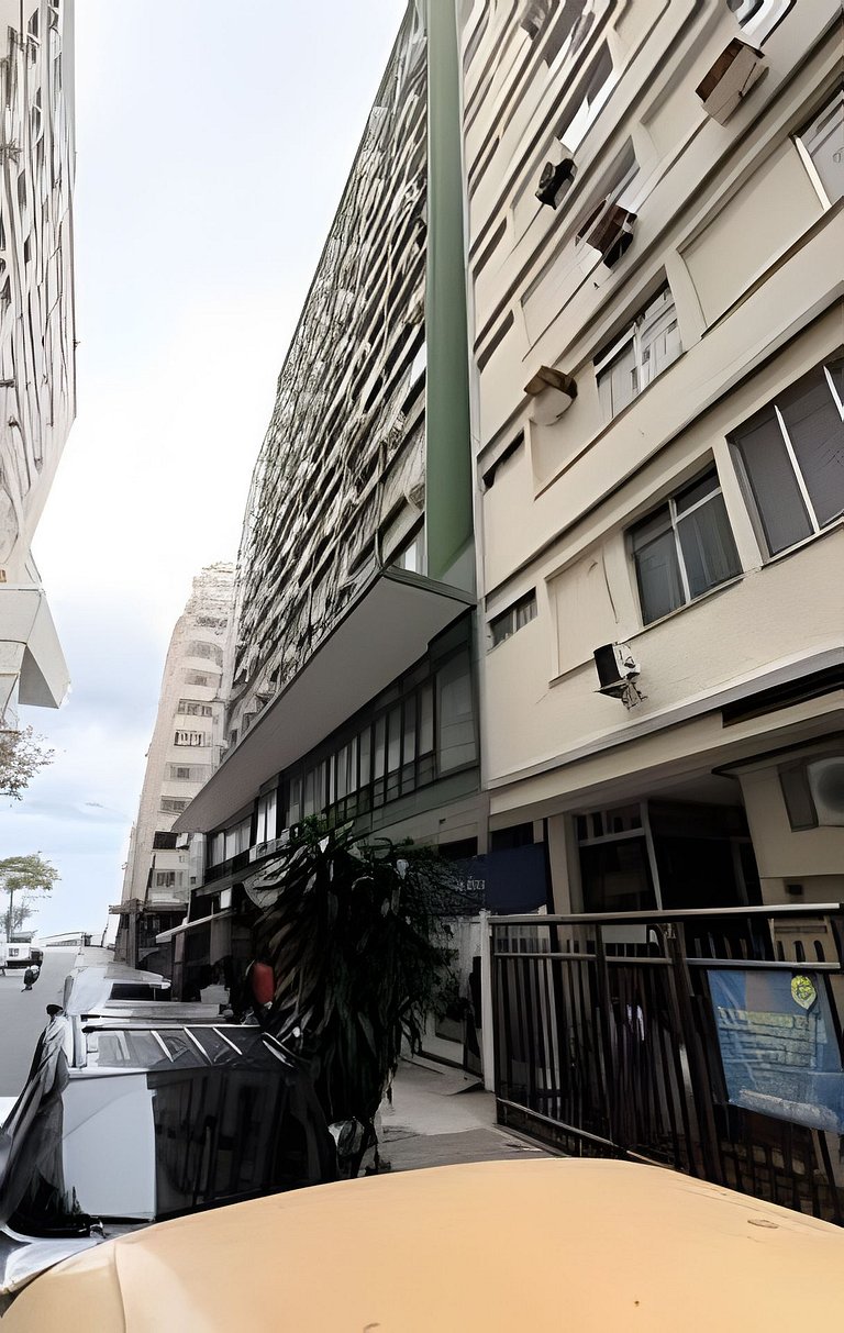 Apartamento novo a 150 metros da praia Copacabana