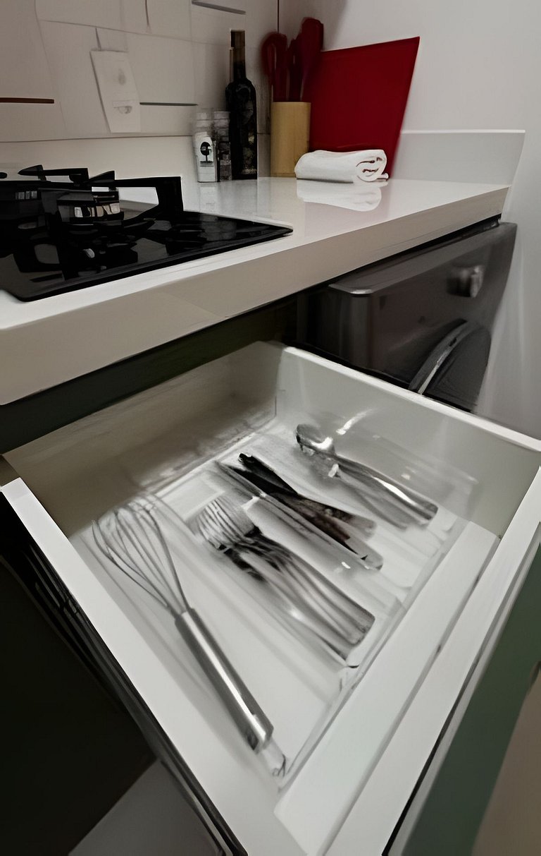 Apartamento novo a 150 metros da praia Copacabana